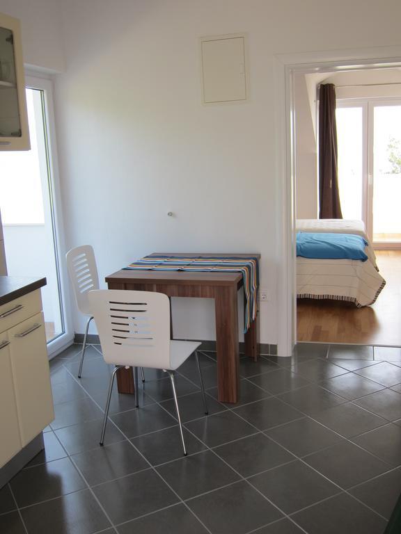 Apartment 2 Palme Slatine Esterno foto